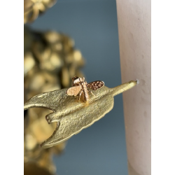 Boucle d'oreille puce...