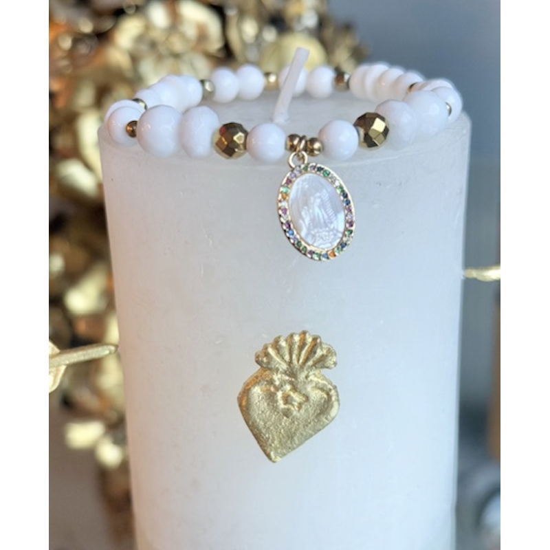 Bracelet en perles de bénitier , pendentif vierge marie nacre