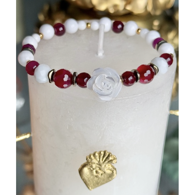 Bracelet en perles de bénitier, agate , rose en nacre blanche