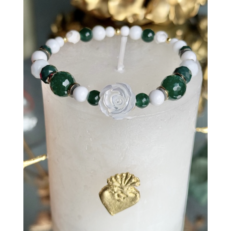 Bracelet en perles de bénitier, agate, jade , rose en nacre blanche